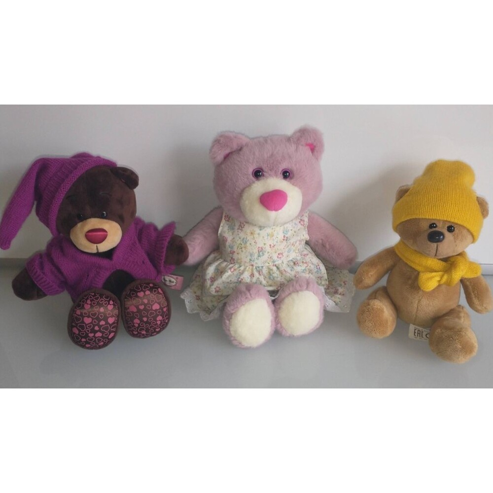 3 Dressed Teddy Bears Sitting Plush Stuffed Animals Heart Paws Pink Fluffy